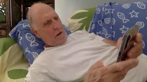 Snapshot of patibulaire1912 chatting on October 5, 6:39 am Pati24 online show from October 5, 6:39 am