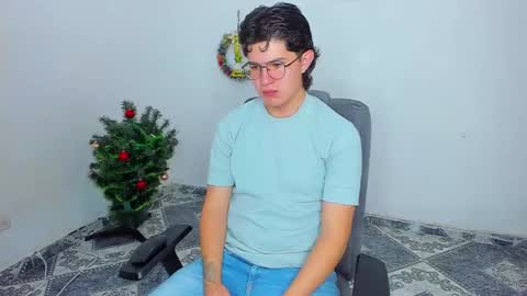 Snapshot of patrik027 chatting on December 23, 1:13 pm .... online show from December 23, 1:13 pm