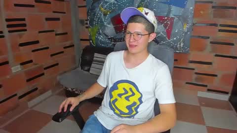 Snapshot of patrik027 chatting on February 18, 1:21 am .... online show from February 18, 1:21 am