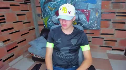 Snapshot of patrik027 chatting on February 1, 1:20 pm .... online show from February 1, 1:20 pm