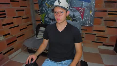 Snapshot of patrik027 chatting on February 15, 12:54 pm .... online show from February 15, 12:54 pm