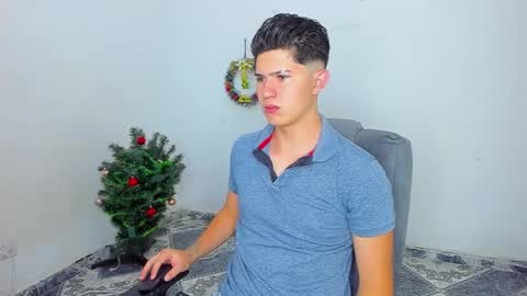 Snapshot of patrik027 chatting on December 30, 1:14 pm .... online show from December 30, 1:14 pm