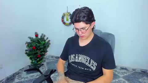 Snapshot of patrik027 chatting on December 20, 4:36 pm .... online show from December 20, 4:36 pm