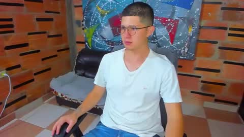 Snapshot of patrik027 chatting on February 28, 12:20 pm .... online show from February 28, 12:20 pm