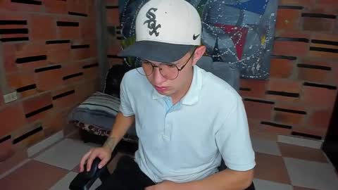 Snapshot of patrik027 chatting on February 11, 6:44 pm .... online show from February 11, 6:44 pm