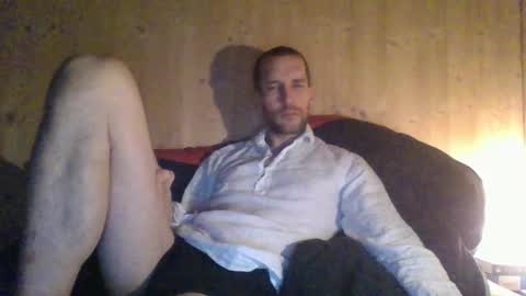 Snapshot of paueriwan chatting on March 5, 11:06 pm paueriwan online show from March 5, 11:06 pm