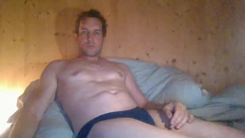 paueriwan online show from April 30, 8:05 pm