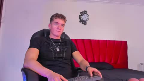 Snapshot of paul_george212 chatting on October 6, 2:33 pm Paull George online show from October 6, 2:33 pm