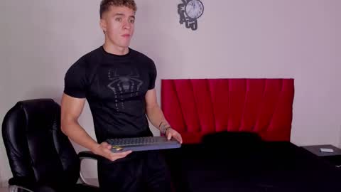 Paull George online show from November 8, 3:59 pm