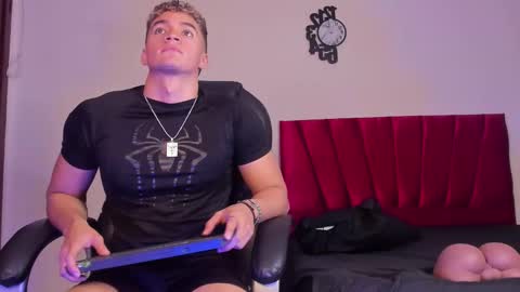 Snapshot of paul_george212 chatting on October 3, 5:07 pm Paull George online show from October 3, 5:07 pm