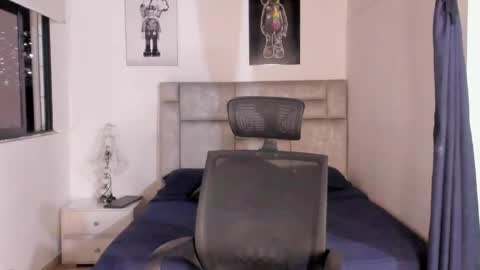 PAUL ROGER online show from October 9, 3:11 am