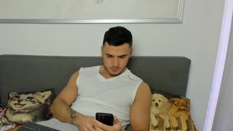 paulblack021 online show from February 2, 9:45 pm