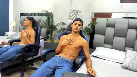 Snapshot of paull_cassidy chatting on September 27, 7:23 pm Paull Cassidy online show from September 27, 7:23 pm