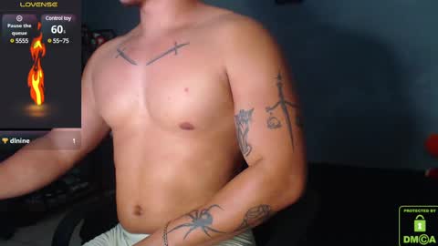 Snapshot of paulo_allen chatting on February 27, 1:24 am Paulo online show from February 27, 1:24 am