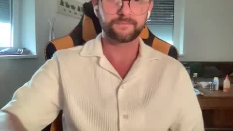 Snapshot of paulsimpsn chatting on September 29, 4:14 pm love bush online show from September 29, 4:14 pm