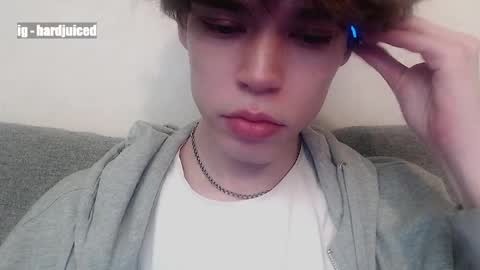 pawclaw online show from April 28, 9:52 pm