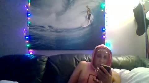 Snapshot of pawgkiller chatting on December 21, 7:13 am pawgkiller online show from December 21, 7:13 am