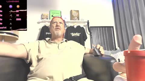 Snapshot of peacetous chatting on March 9, 10:19 pm Marc online show from March 9, 10:19 pm