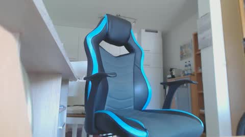 pedrodollo online show from April 22, 7:03 am