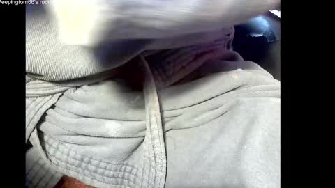 Snapshot of peepingtom66 chatting on October 18, 11:37 am peepingtom66 online show from October 18, 11:37 am