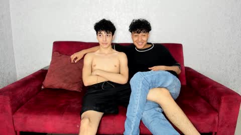 Snapshot of pelusos_mens chatting on January 28, 8:58 pm CAIN-19 ALLEN-18 RONALD-18 AUSTIN-18 MOD DANTE online show from January 28, 8:58 pm