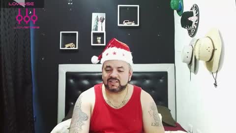 Snapshot of perverseveteranmanxxx chatting on December 14, 7:57 pm Carlos online show from December 14, 7:57 pm