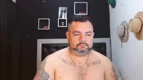 Snapshot of perverseveteranmanxxx chatting on January 23, 1:13 pm Carlos online show from January 23, 1:13 pm