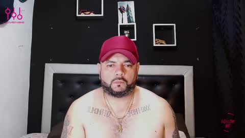 Snapshot of perverseveteranmanxxx chatting on March 11, 11:26 pm Carlos online show from March 11, 11:26 pm