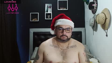 Snapshot of perverseveteranmanxxx chatting on December 10, 5:33 pm Carlos online show from December 10, 5:33 pm