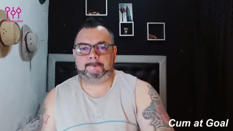 Snapshot of perverseveteranmanxxx chatting on January 30, 1:55 am Carlos online show from January 30, 1:55 am
