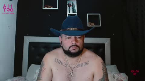 Snapshot of perverseveteranmanxxx chatting on March 4, 12:44 pm Carlos online show from March 4, 12:44 pm