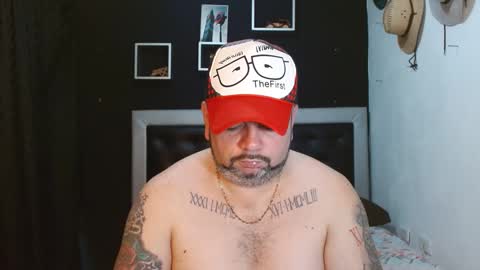 Snapshot of perverseveteranmanxxx chatting on February 8, 9:57 pm Carlos online show from February 8, 9:57 pm