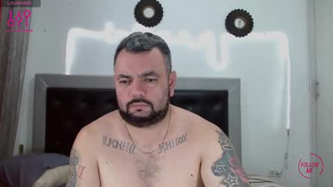 Snapshot of perverseveteranmanxxx chatting on September 14, 3:47 pm Carlos online show from September 14, 3:47 pm