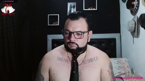 Snapshot of perverseveteranmanxxx chatting on December 30, 10:01 pm Carlos online show from December 30, 10:01 pm