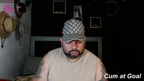 Snapshot of perverseveteranmanxxx chatting on December 5, 1:58 am Carlos online show from December 5, 1:58 am