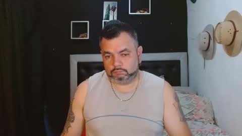 Snapshot of perverseveteranmanxxx chatting on January 30, 8:31 pm Carlos online show from January 30, 8:31 pm