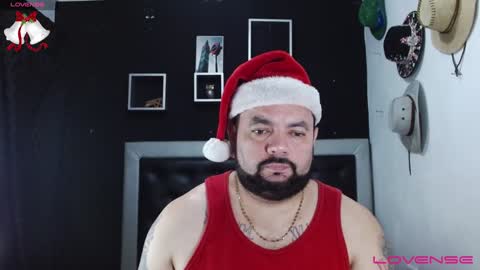 Snapshot of perverseveteranmanxxx chatting on December 24, 2:10 am Carlos online show from December 24, 2:10 am