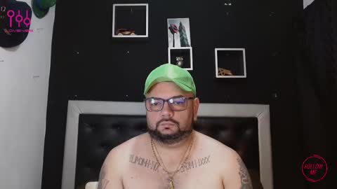 Snapshot of perverseveteranmanxxx chatting on March 11, 1:26 am Carlos online show from March 11, 1:26 am