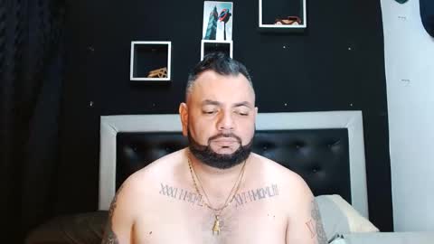 Snapshot of perverseveteranmanxxx chatting on March 9, 1:14 am Carlos online show from March 9, 1:14 am