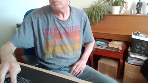 petitwilly online show from April 30, 9:05 am
