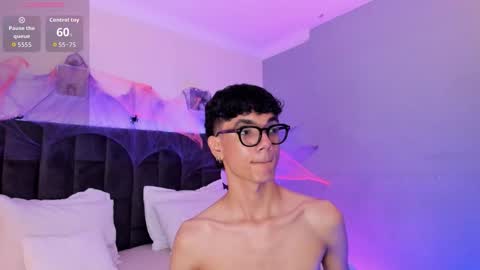 Phillip online show from October 22, 11:30 pm