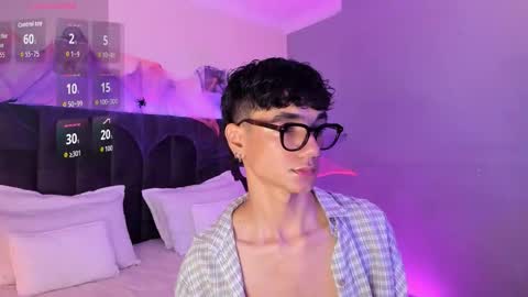 Phillip online show from October 25, 9:27 pm