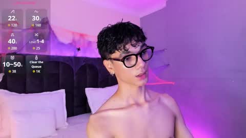 Phillip online show from October 30, 11:39 pm