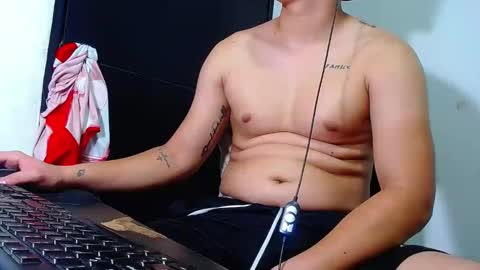 Snapshot of phoenixgnz08 chatting on February 20, 6:02 pm AdnierGnz online show from February 20, 6:02 pm