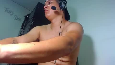 Snapshot of phoenixgnz08 chatting on March 9, 6:43 pm AdnierGnz online show from March 9, 6:43 pm