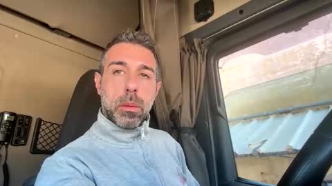 pierotu online show from February 2, 9:19 am