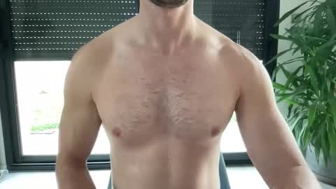 pierre81000 online show from December 17, 11:06 am