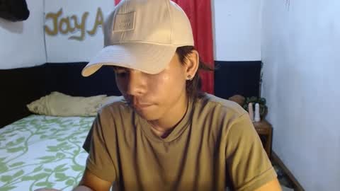 Snapshot of pinoymonstercock_xx chatting on January 23, 7:43 am WIN WIN JAY AR online show from January 23, 7:43 am
