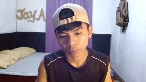 Snapshot of pinoymonstercock_xx chatting on December 4, 10:46 am WIN WIN JAY AR online show from December 4, 10:46 am