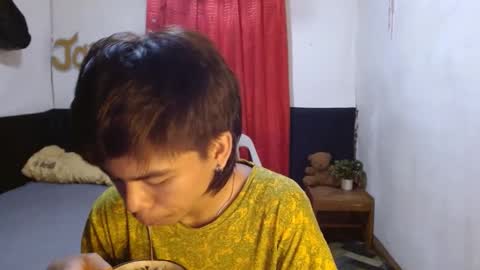 Snapshot of pinoymonstercock_xx chatting on January 17, 1:47 am WIN WIN JAY AR online show from January 17, 1:47 am